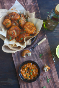 GARLIC SRIRACHA Bread Knots- Multi Grain |foodfashionparty| #garlicbreadknots