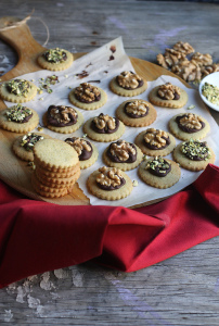 PISTACHIO BUTTER COOKIES WITH WALNUTS