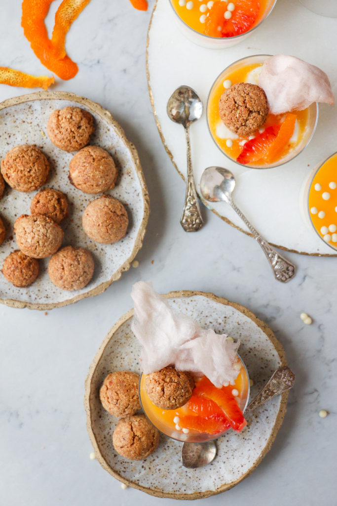 Baileys White chocolate panna cotta with Amaretti cookies |foodfashionparty| #valentinesdessert #bloodorangedessert